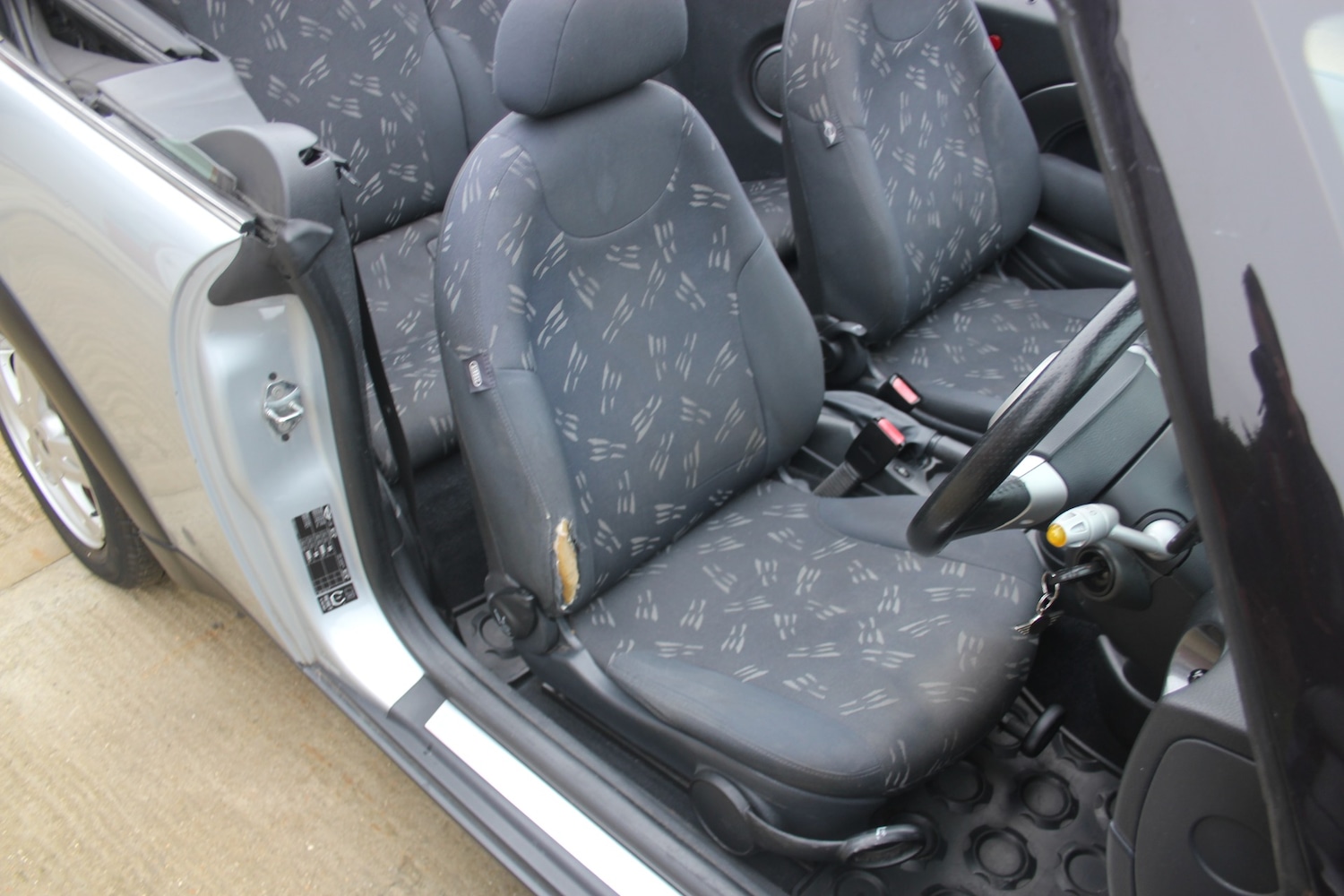 Used MINI Convertible 2006 for sale - 76970085: Photo 8