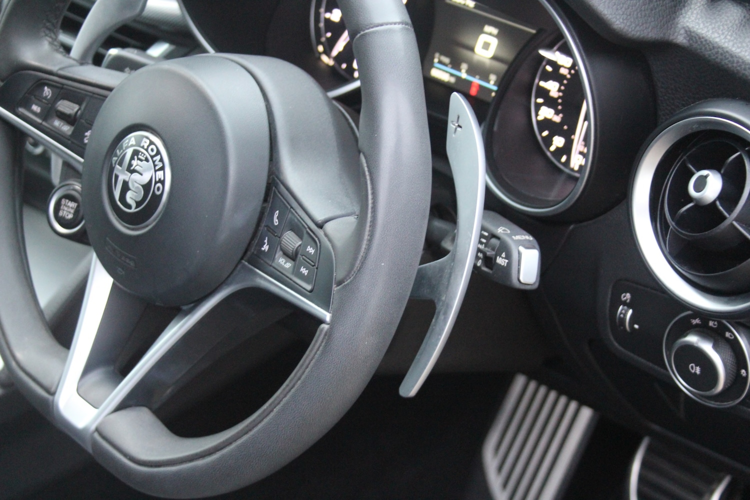 Used Alfa Romeo Stelvio 2018 for sale - 76544384: Photo 4