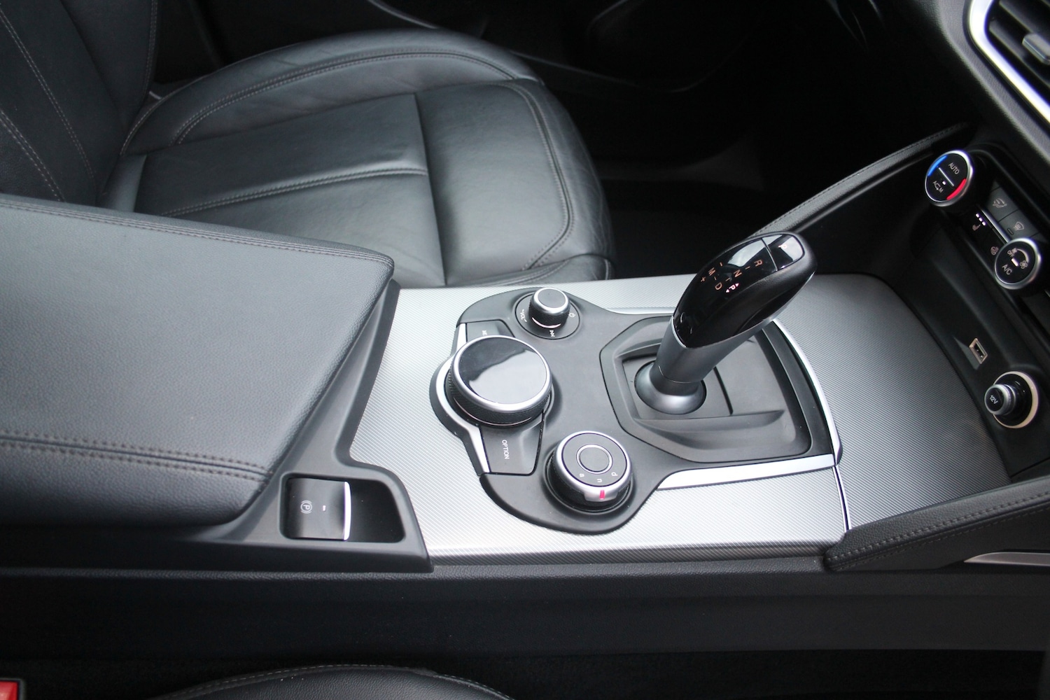 Used Alfa Romeo Stelvio 2018 for sale - 76544384: Photo 7