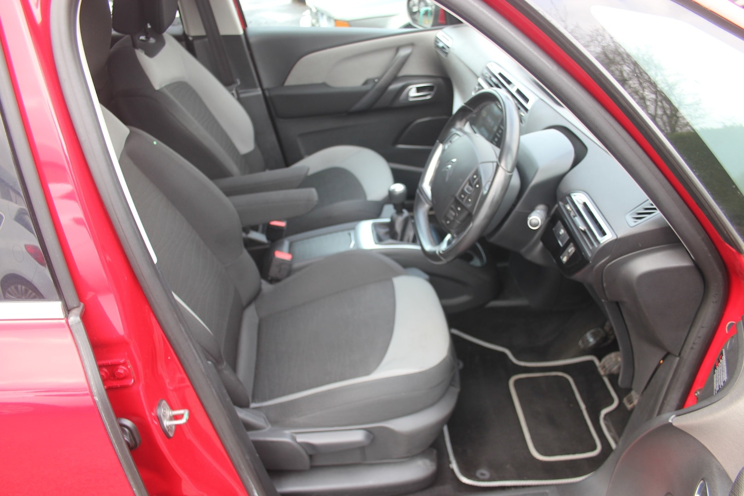 Used Citroen C4 Picasso 2013 for sale - 77619439: Photo 9