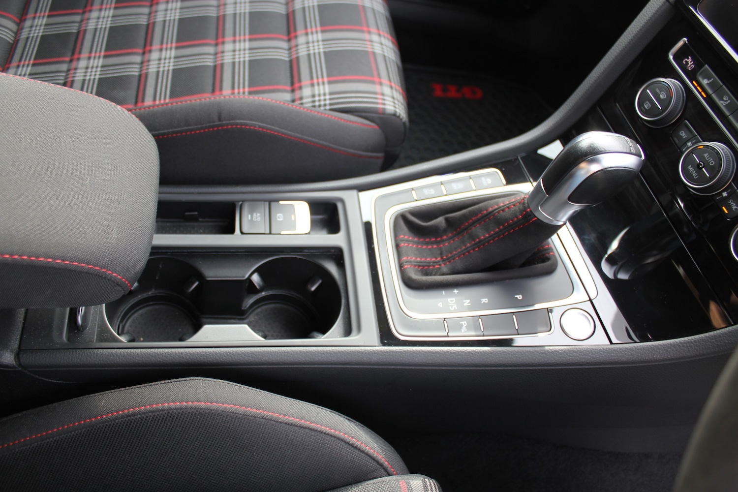 Used Volkswagen Golf 2019 for sale - 76982939: Photo 8