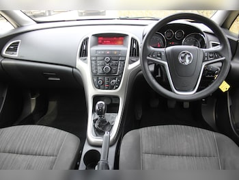 Used Vauxhall Astra 2010 for sale - 75628079: Photo