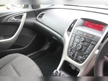 Used Vauxhall Astra 2010 for sale - 75628079: Photo