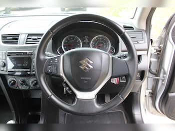 Used Suzuki Swift 2013 for sale - 79082970: Photo