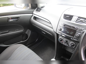 Used Suzuki Swift 2013 for sale - 79082970: Photo