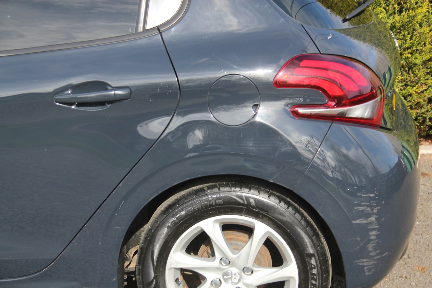 Used Peugeot 208 2017 for sale - 77918220: Photo 14