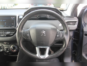 Used Peugeot 208 2017 for sale - 77918220: Photo