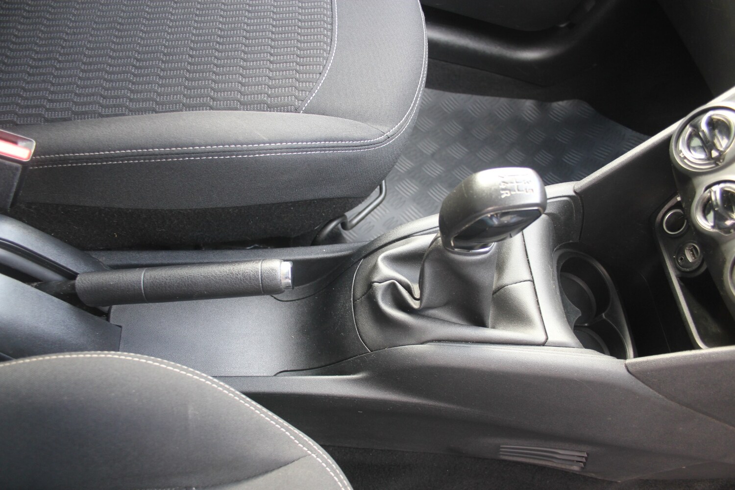 Used Peugeot 208 2017 for sale - 77918220: Photo 6