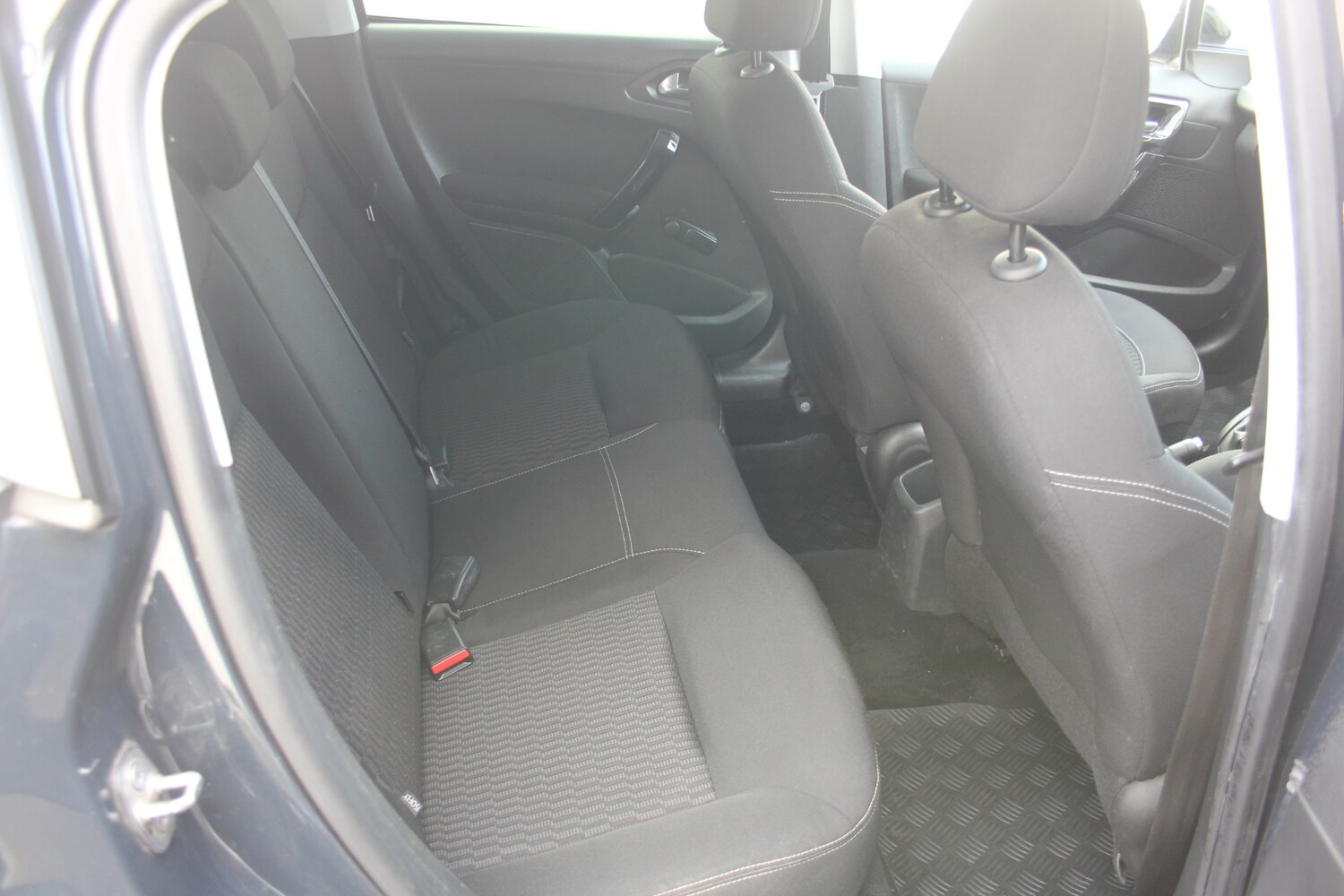 Used Peugeot 208 2017 for sale - 77918220: Photo 9