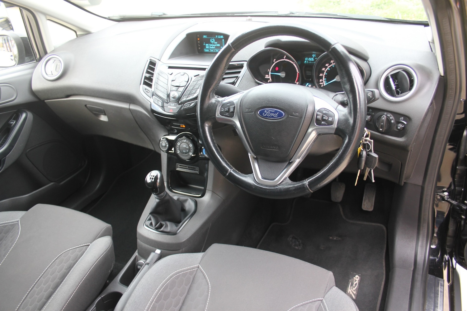 Used Ford Fiesta 2017 for sale - 76706997: Photo 2
