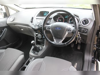 Used Ford Fiesta 2017 for sale - 76706997: Photo