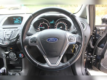 Used Ford Fiesta 2017 for sale - 76706997: Photo