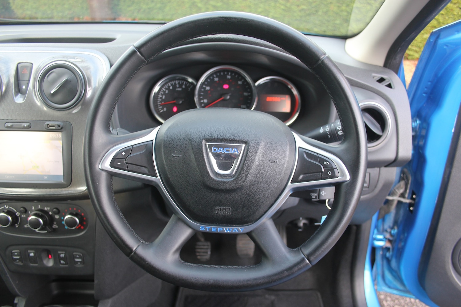 Used Dacia Sandero Stepway 2016 for sale - 77381195: Photo 3