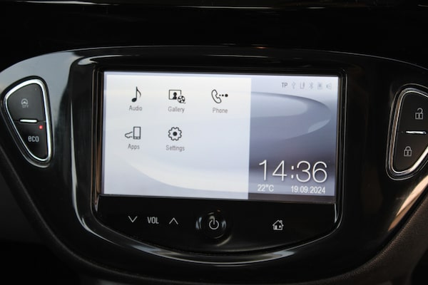 Used Vauxhall Corsa 2015 for sale - 72318813: Photo 4