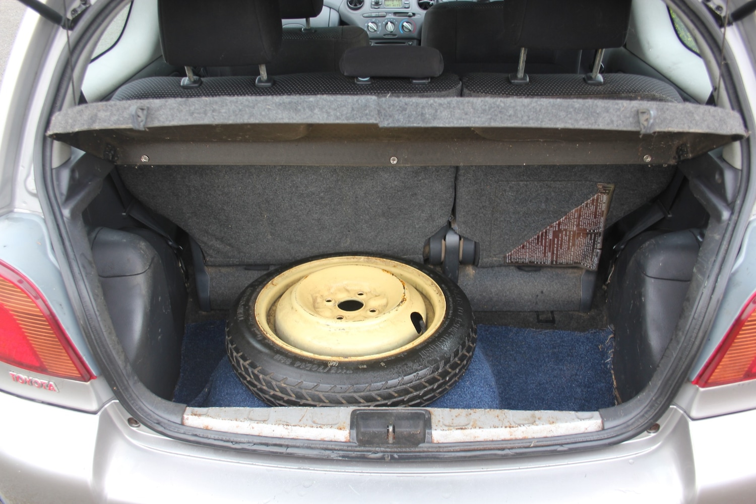 Used Toyota Yaris 2002 for sale - 77801921: Photo 14