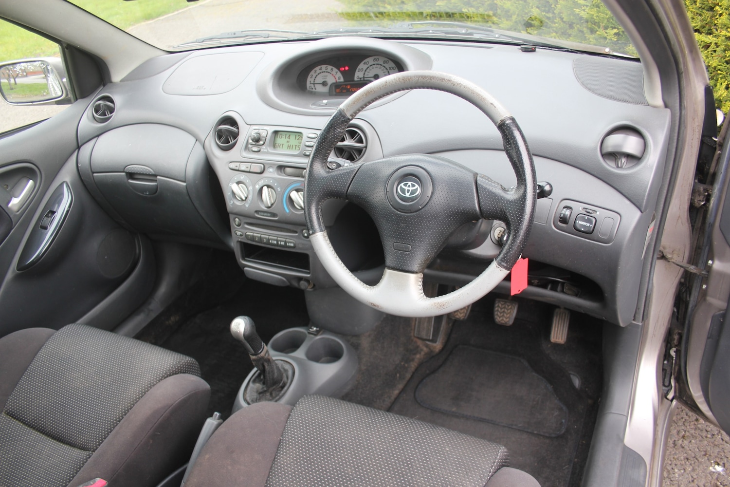 Used Toyota Yaris 2002 for sale - 77801921: Photo 2