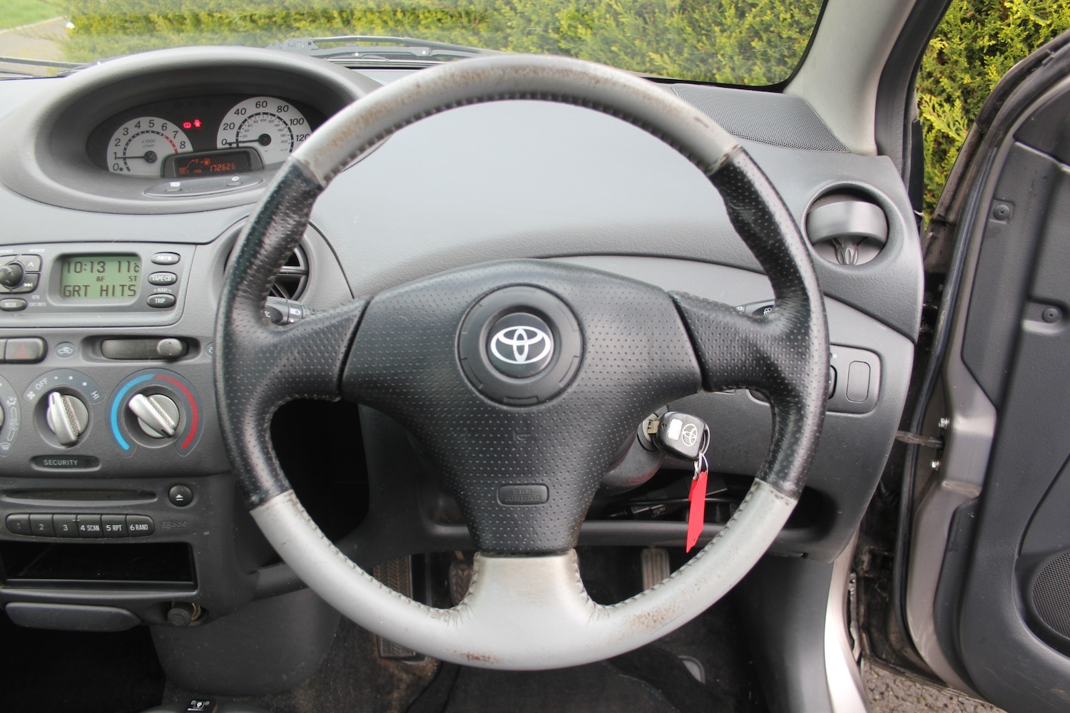 Used Toyota Yaris 2002 for sale - 77801921: Photo 3