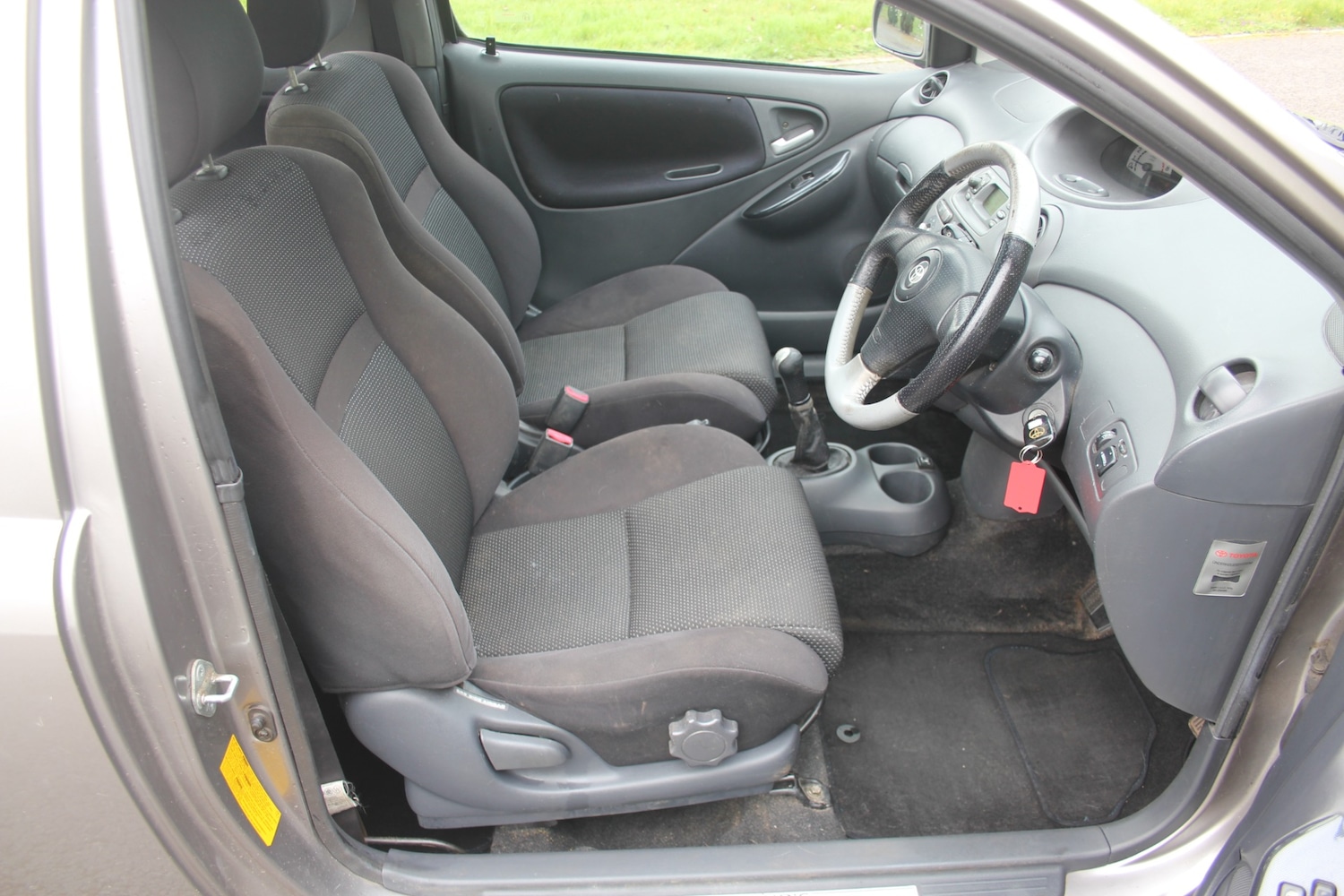 Used Toyota Yaris 2002 for sale - 77801921: Photo 7