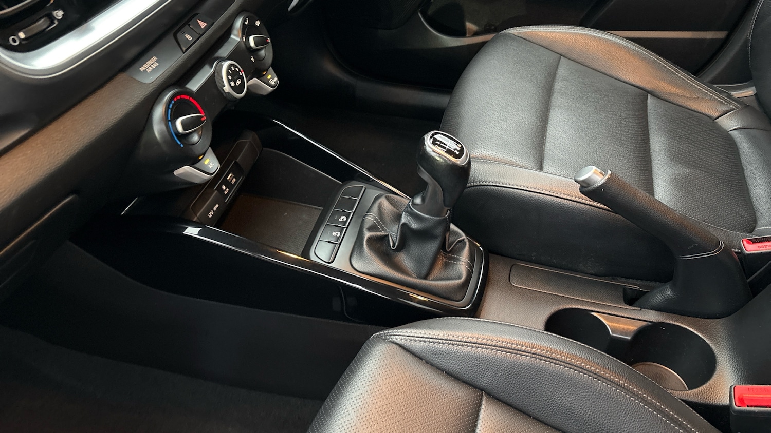 Used Kia Stonic 2020 for sale - 77544549: Photo 13