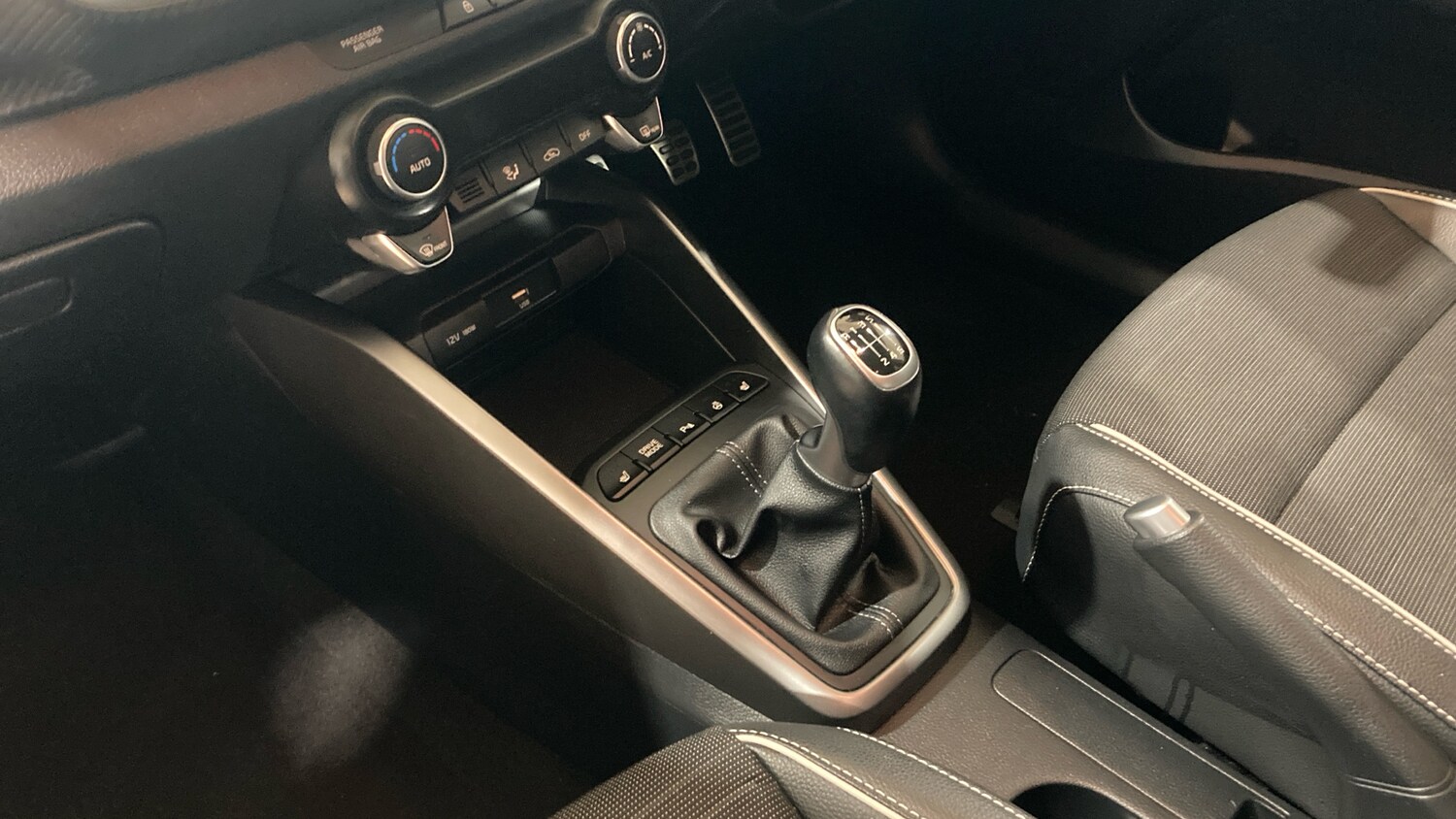 Used Kia Stonic 2023 for sale - 77493150: Photo 13