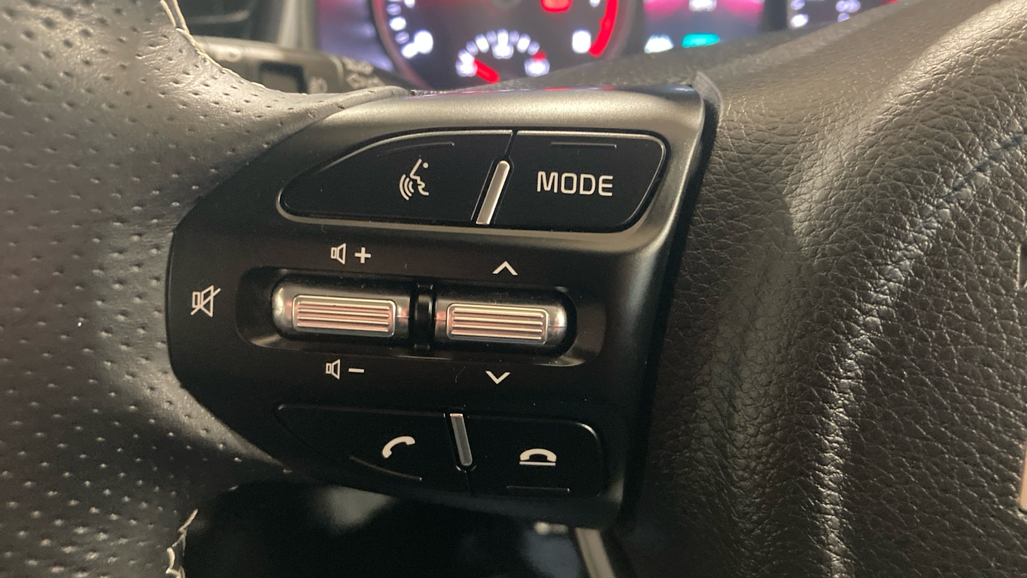 Used Kia Stonic 2023 for sale - 77493150: Photo 21