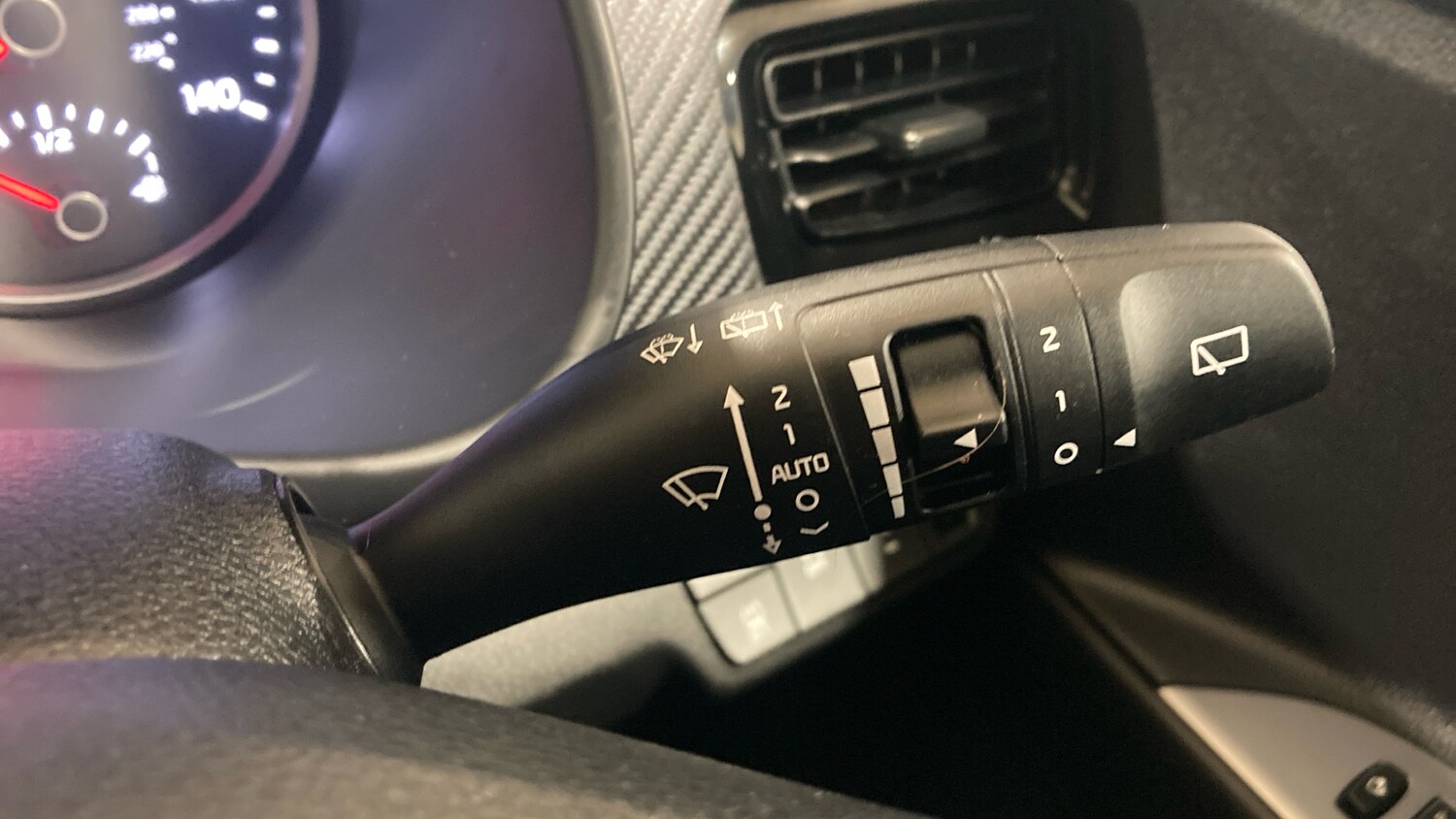 Used Kia Stonic 2023 for sale - 77493150: Photo 25