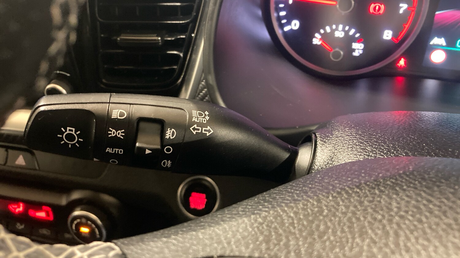 Used Kia Stonic 2023 for sale - 77493150: Photo 26