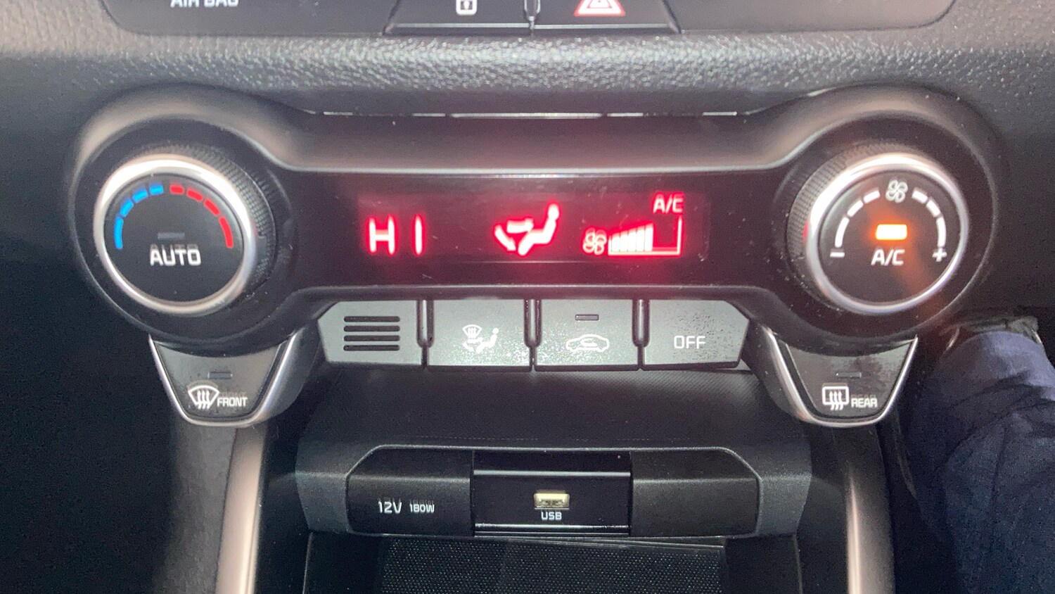 Used Kia Stonic 2023 for sale - 77493150: Photo 28