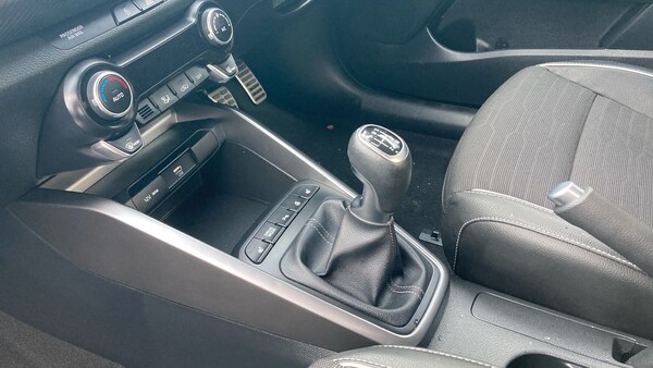 Used Kia Stonic 2023 for sale - 76144532: Photo 13