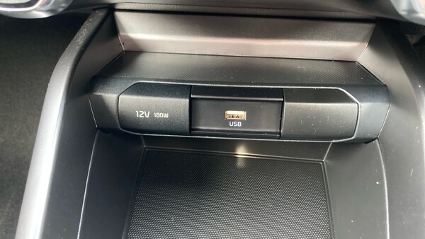 Used Kia Stonic 2023 for sale - 76144532: Photo 30