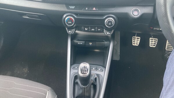 Used Kia Stonic 2023 for sale - 76144532: Photo 36