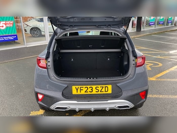 Used Kia Stonic 2023 for sale - 76144532: Photo 4