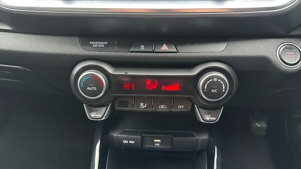 Used Kia Stonic 2023 for sale - 76035858: Photo 26