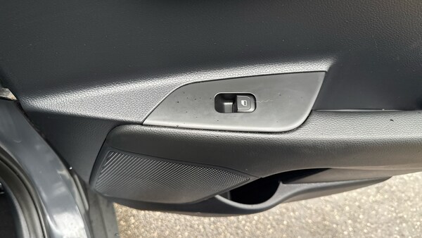 Used Kia Stonic 2023 for sale - 76035858: Photo 39