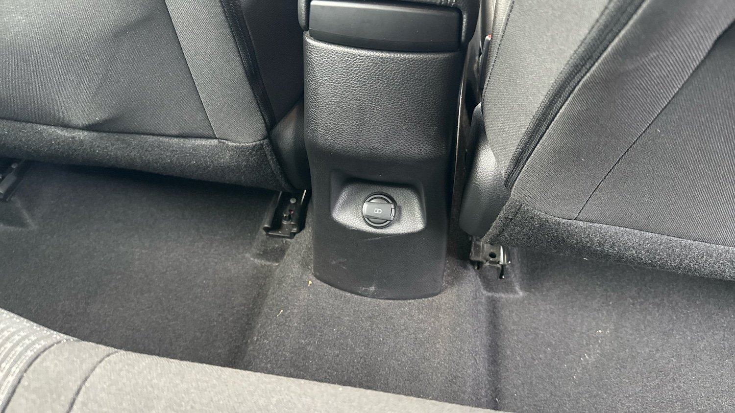 Used Kia Stonic 2019 for sale - 76796846: Photo 40