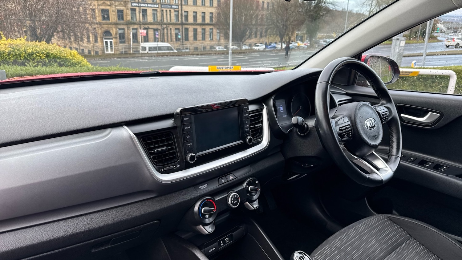 Used Kia Stonic 2019 for sale - 76796846: Photo 9