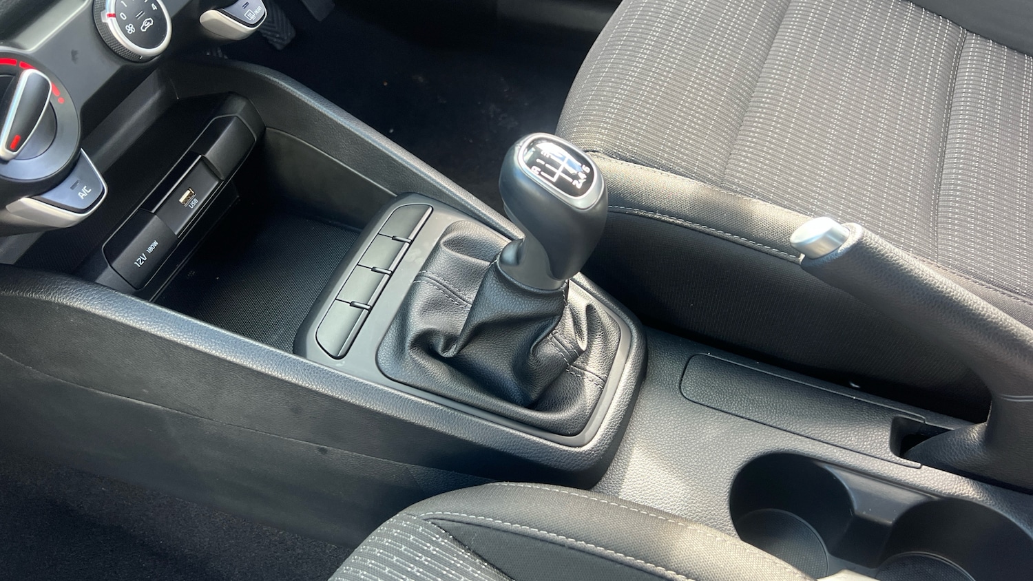 Used Kia Stonic 2024 for sale - 75960200: Photo 13