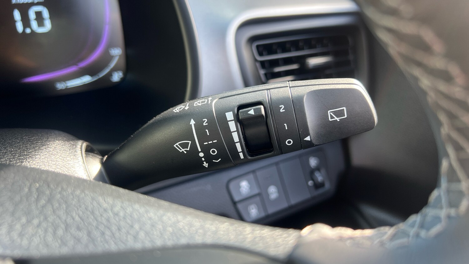 Used Kia Stonic 2024 for sale - 75960200: Photo 23