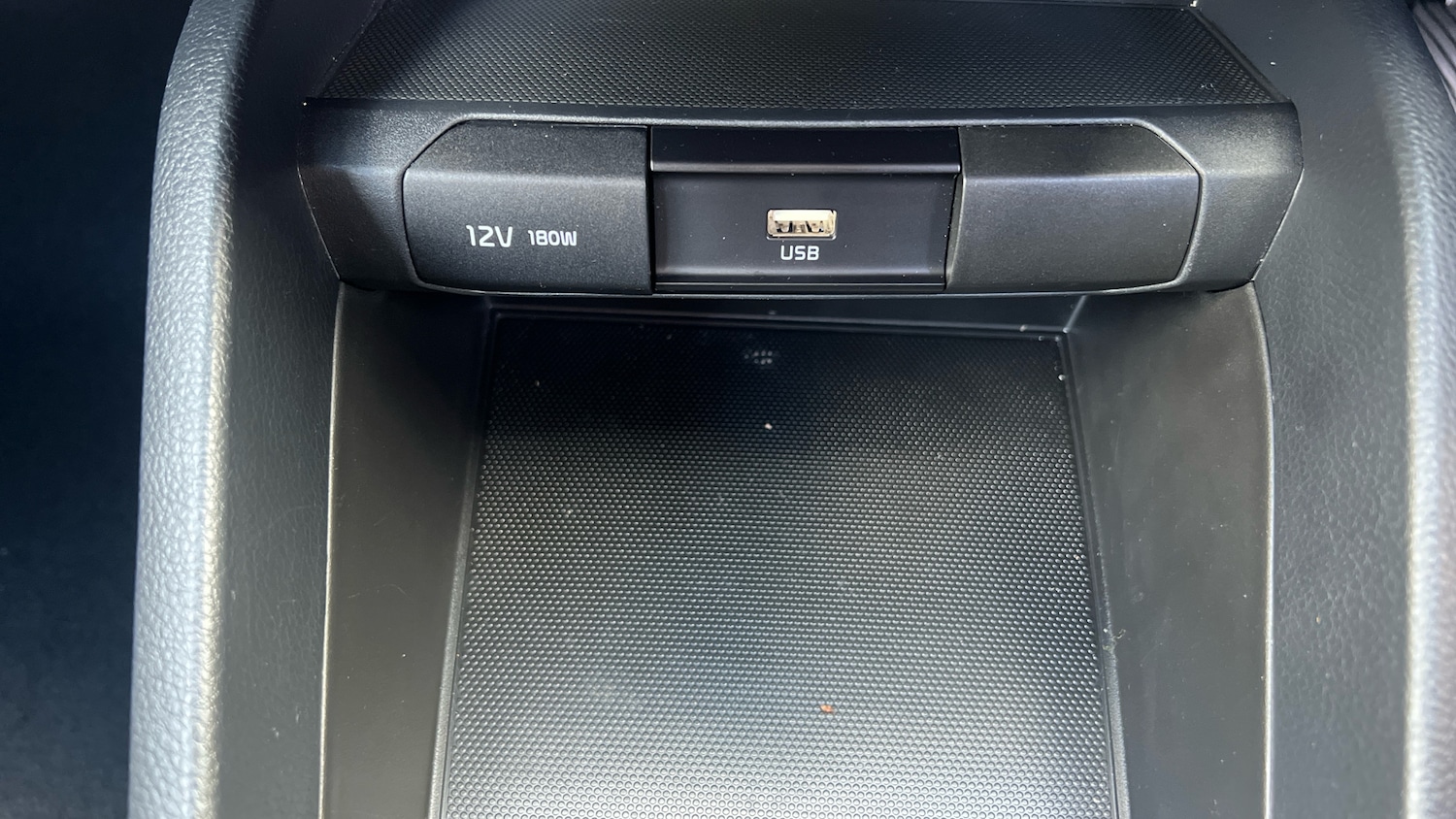 Used Kia Stonic 2024 for sale - 75960200: Photo 28