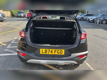 Used Kia Stonic 2024 for sale - 75960200: Photo