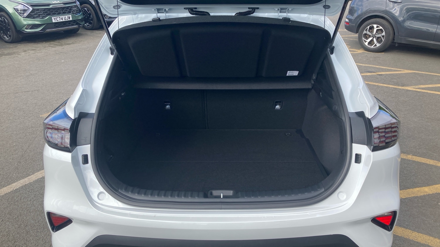 Used Kia XCeed 2025 for sale - 76627784: Photo 4