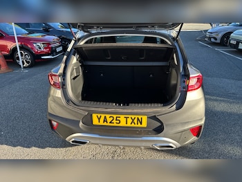 Used Kia Stonic 2025 for sale - 75995660: Photo 4