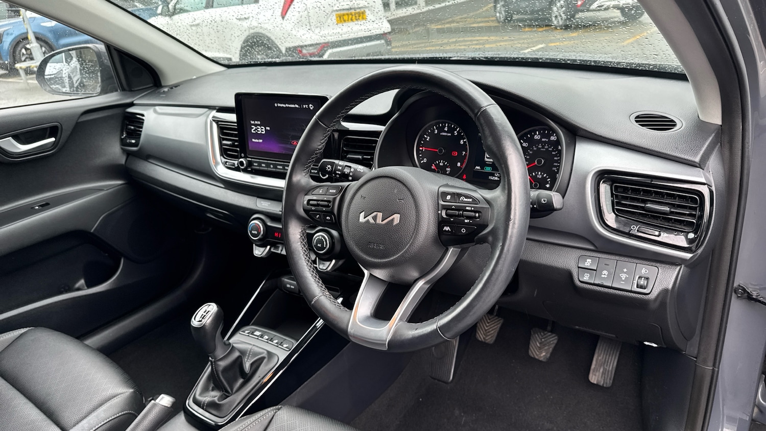 Used Kia Stonic 2023 for sale - 76577040: Photo 11