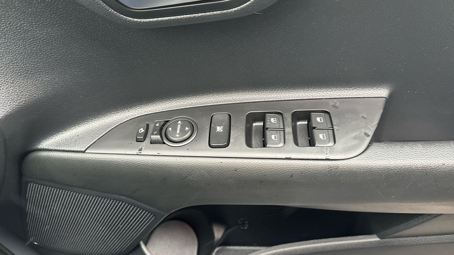 Used Kia Stonic 2023 for sale - 76577040: Photo 36