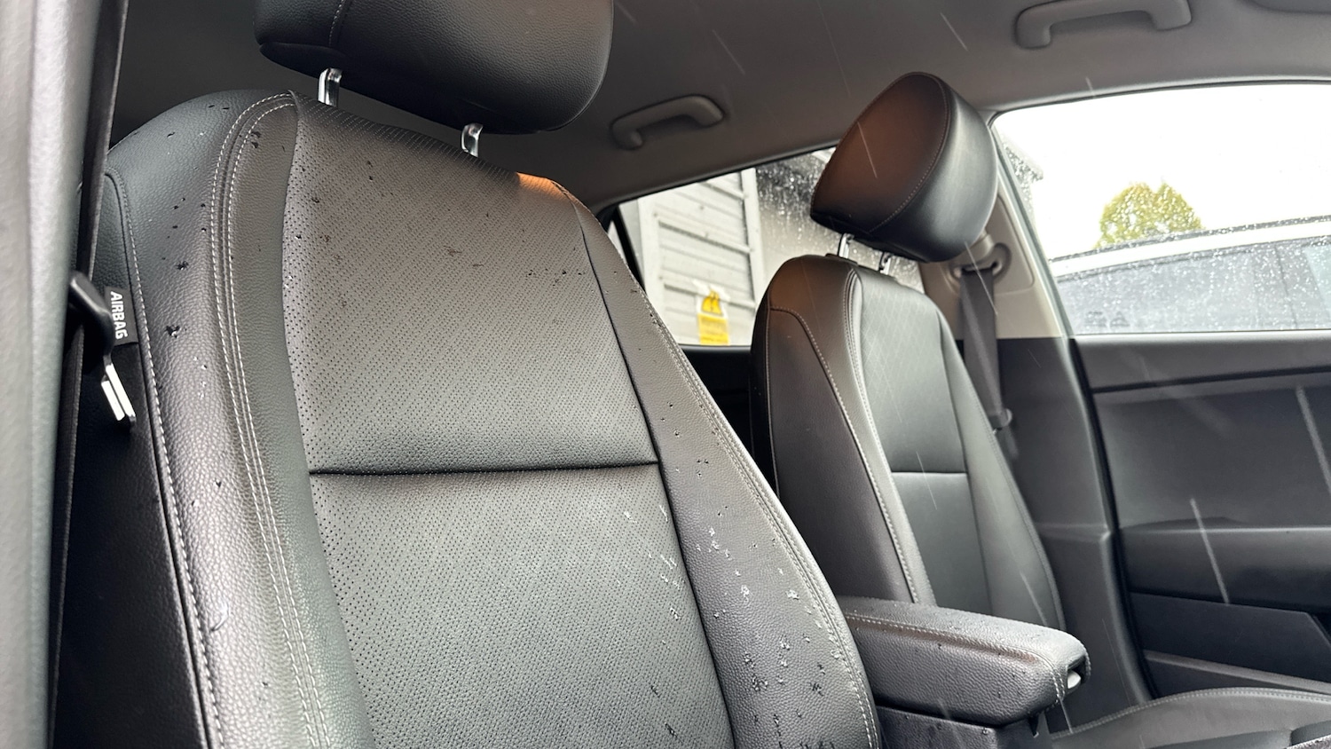 Used Kia Stonic 2023 for sale - 76577040: Photo 37