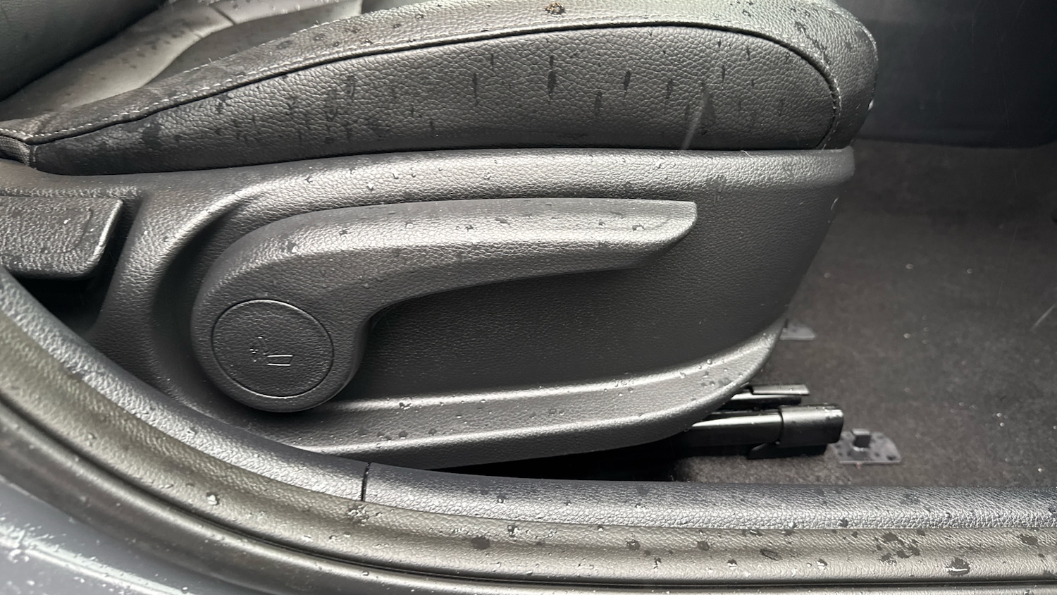 Used Kia Stonic 2023 for sale - 76577040: Photo 38