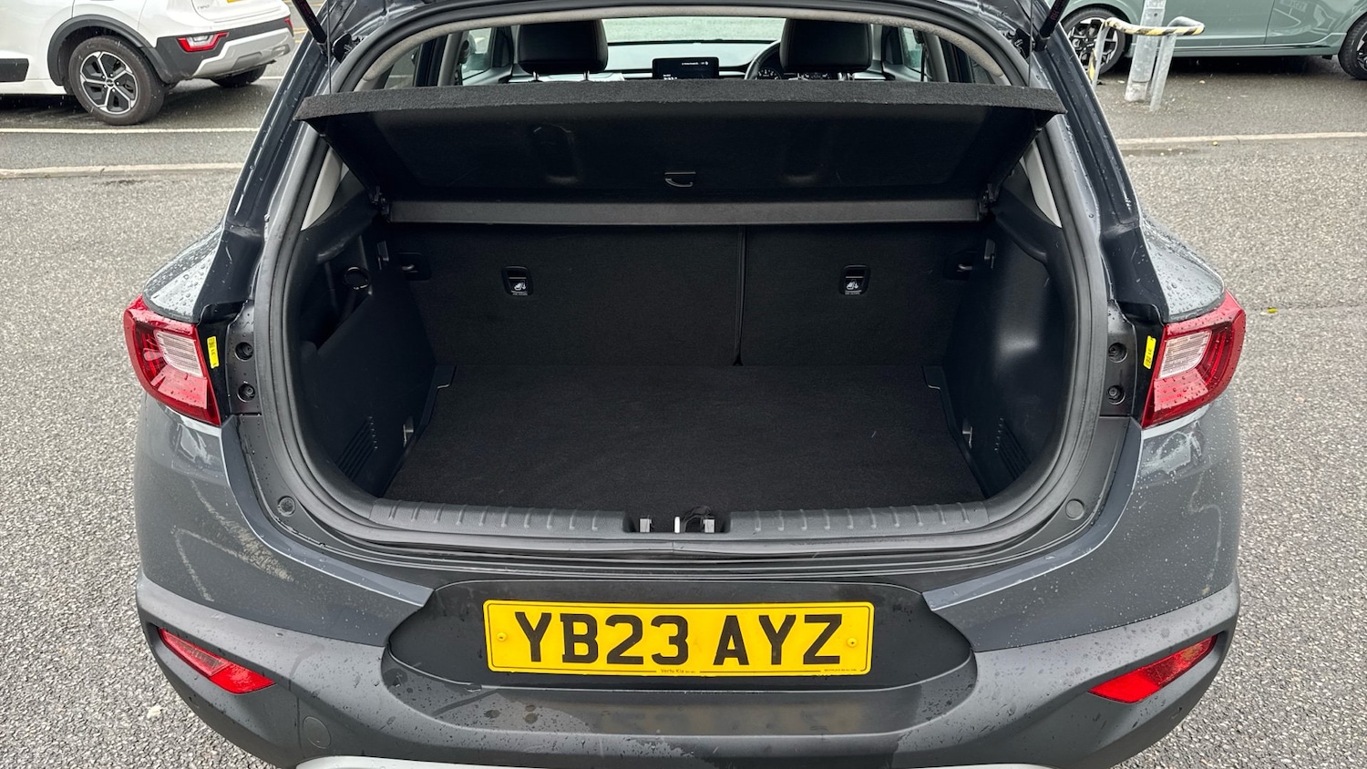 Used Kia Stonic 2023 for sale - 76577040: Photo 4