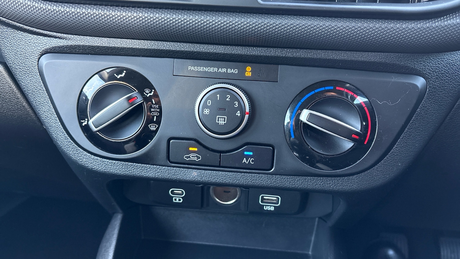 Used Hyundai i10 2023 for sale - 76766804: Photo 26