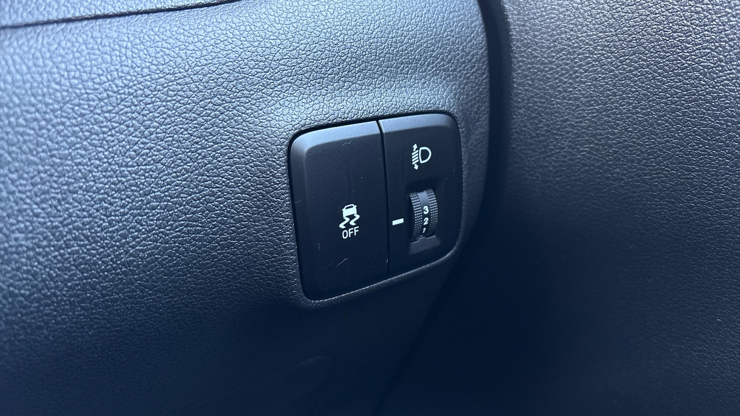 Used Hyundai i10 2023 for sale - 76766804: Photo 30