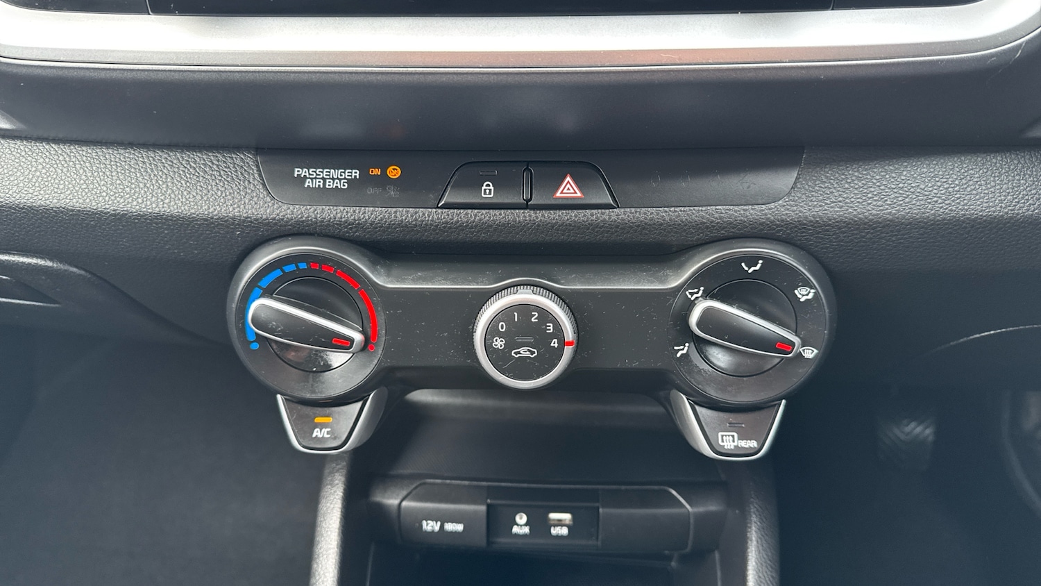 Used Kia Stonic 2019 for sale - 76649915: Photo 24